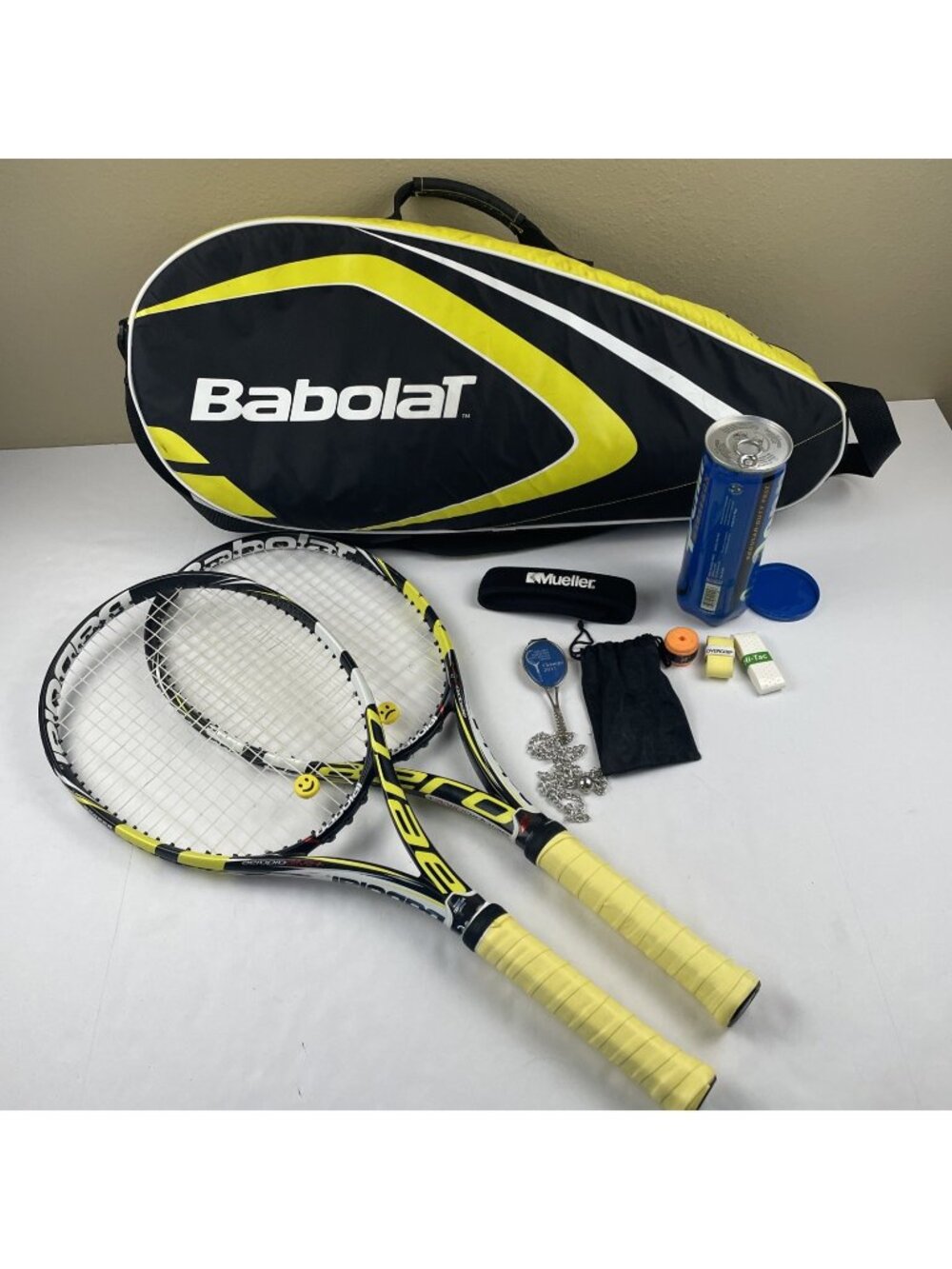 (2)Babolat AeroPro Drive+ Tennis Racquets 4 1/4 Grip Tennis Bag Balls Wrap